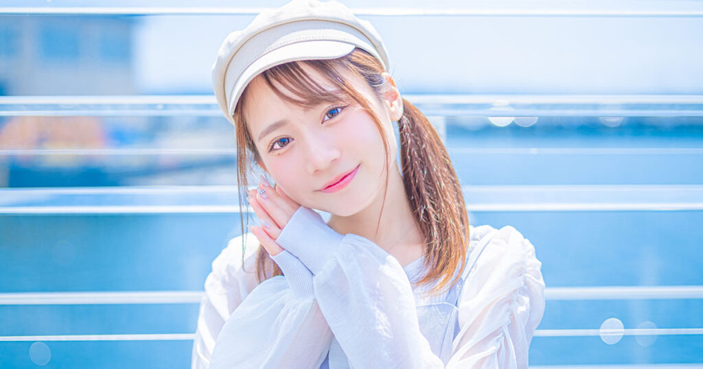 お願いする女性